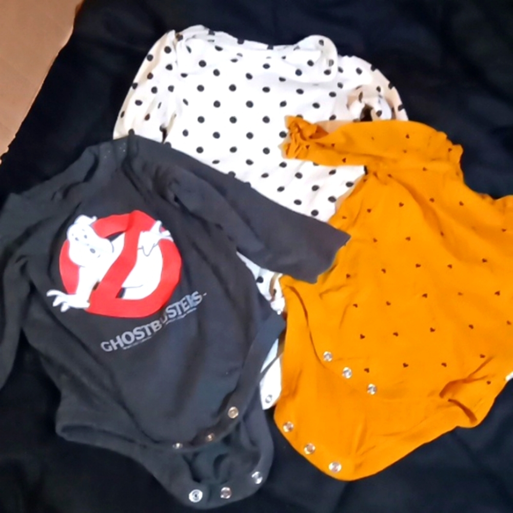 Baby Gap Onesies Girl-0-18 Months, Used